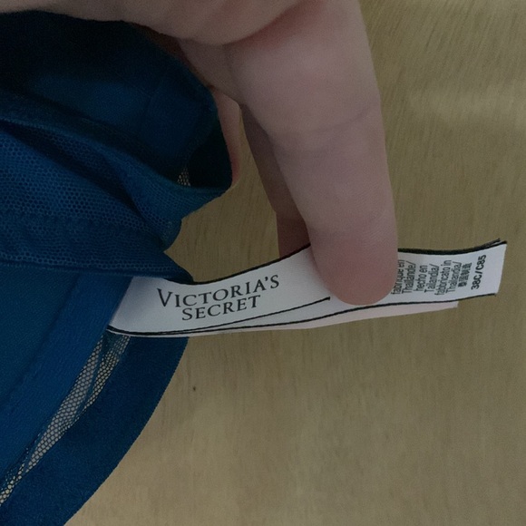 Victoria’s Secret - teal, mesh razor back bra w/animal print - Picture 8 of 9